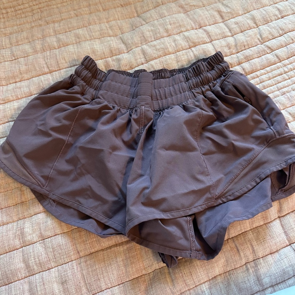 Lululemon Hotty Hot Short 2.5”